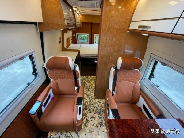 衛航野獸奢華版房車來襲!商旅兩用,號稱房車中的“勞斯萊斯”? 衛航野獸奢華版房車來襲!商旅兩用,號稱房車中的“勞斯萊斯”?
