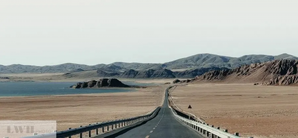 兩個人，一輛車，阿里北線無人區穿越