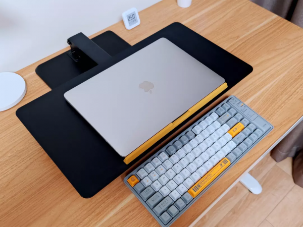 坐立兩用，辦公也可以很舒服！coiclic仙女座筆記本升降支架體驗