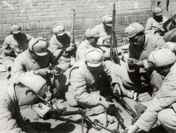 上海姑娘嫁給副部長，7年後丈夫突然坦白：其實我是毛主席的堂弟