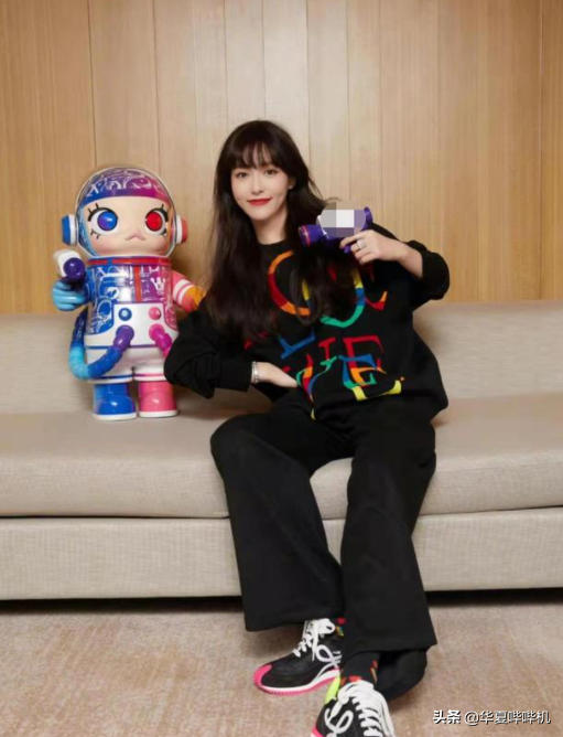 頻頻高調為辱華品牌站臺，唐嫣是缺錢被坑了，還是明知故犯？