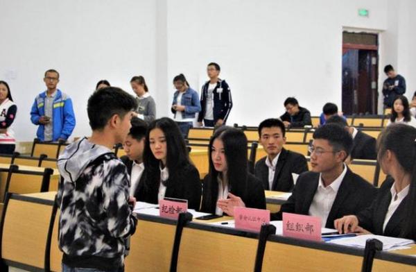 畢業時能留校任職的大學生,都是何等人物,其實沒你想得那麼難 畢業時能留校任職的大學生,都是何等人物,其實沒你想得那麼難