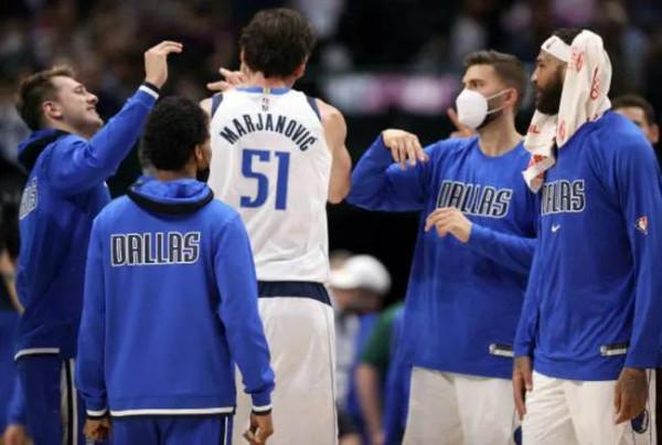 10.9NBA快報勇士送湖人三連敗,字母哥哥惡犯,掘金造加時準絕殺 10.9NBA快報勇士送湖人三連敗,字母哥哥惡犯,掘金造加時準絕殺