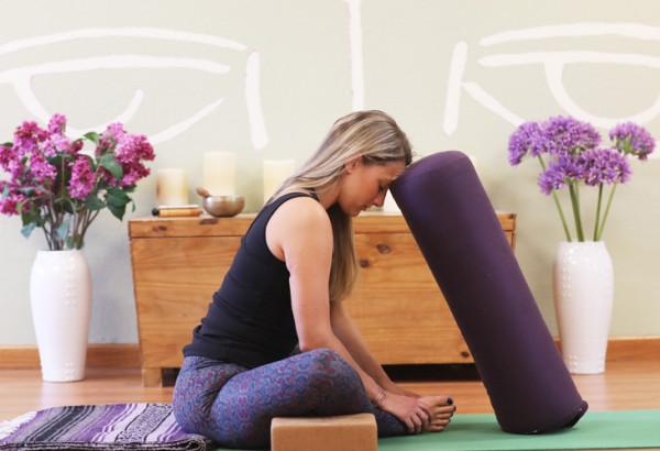 瑜伽遇上經期，試試這幾個體式