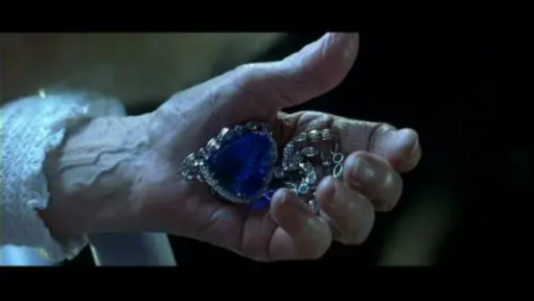 泰坦尼克號女主角露絲的原型，在船上真正戴藍寶石項鍊的女人