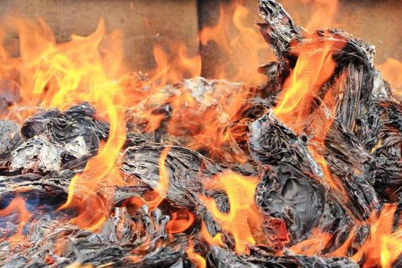 為何不能留死人衣物？並非迷信，但越親近越要都燒了