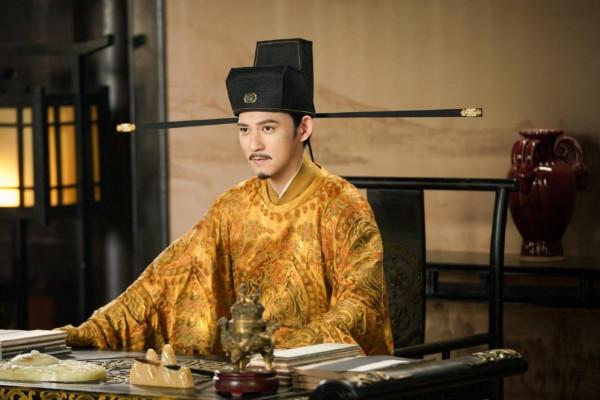 貪玩的小孩坐上龍椅,差點殺頭,最後真的變成了皇帝 貪玩的小孩坐上龍椅,差點殺頭,最後真的變成了皇帝