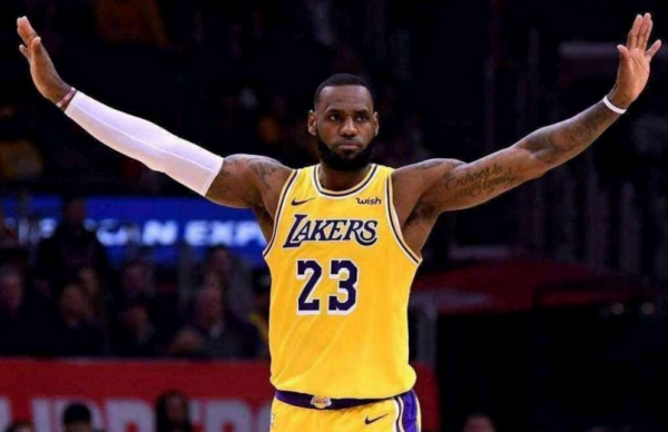 如果庫裡是小炮,詹姆斯是武器大師,還有哪幾個人物比較像? 如果庫裡是小炮,詹姆斯是武器大師,還有哪幾個人物比較像?