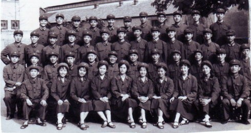 難忘74式軍服——海軍恢復水兵服,女兵穿上了裙子 難忘74式軍服——海軍恢復水兵服,女兵穿上了裙子