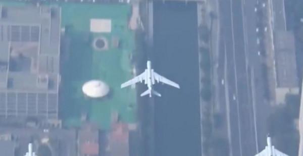 美國用退役巡洋艦對東風導彈進行反導，網友對此表示，攔得住嗎？