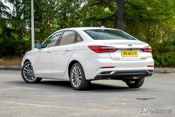 10萬元實用家轎,福特福睿斯對比大眾朗逸 10萬元實用家轎,福特福睿斯對比大眾朗逸