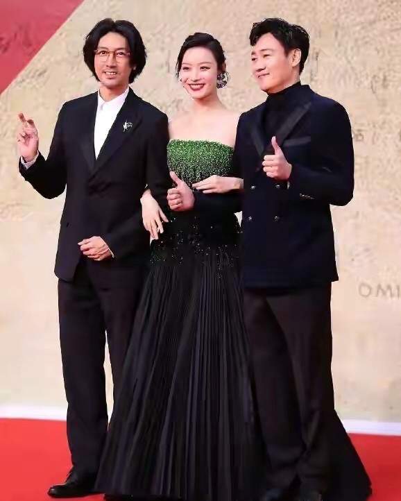 金雞獎女星造型百花齊放,李宇春穿裙子,張小斐驚豔,寧靜大膽 金雞獎女星造型百花齊放,李宇春穿裙子,張小斐驚豔,寧靜大膽