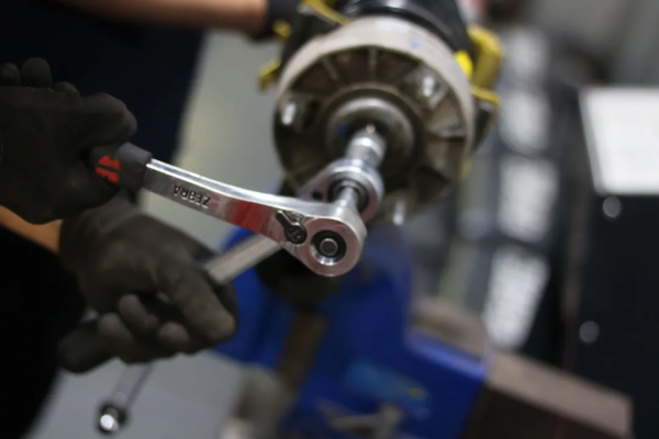 怪獸修車:翻新“車況極差”的二手寶馬X5,見證";美女一手車";復活 怪獸修車:翻新“車況極差”的二手寶馬X5,見證";美女一手車";復活