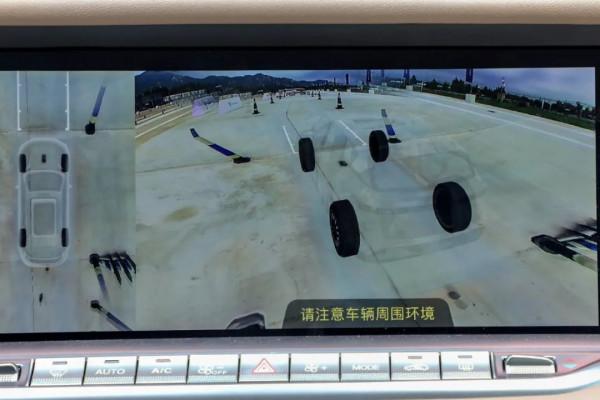 高高愛開車丨效能+智慧會有怎樣的碰撞？ 嵐圖FREE場地輕體驗