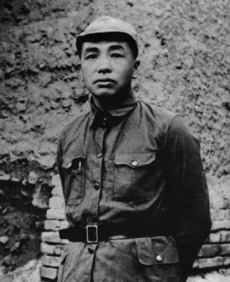 攻打贛州慘敗，彭德懷自責，周恩來說：已派項英去東華山請老毛了