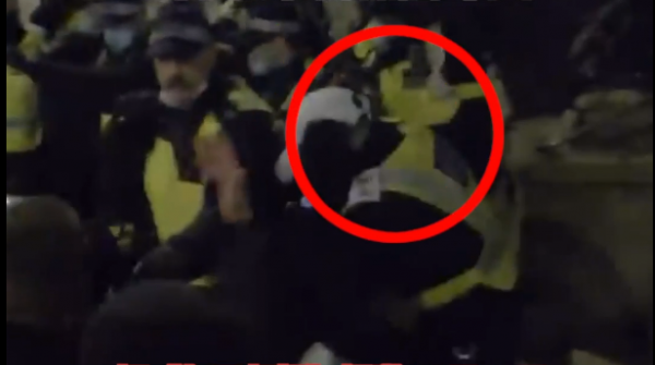 英首相家門口，爆發激烈衝突