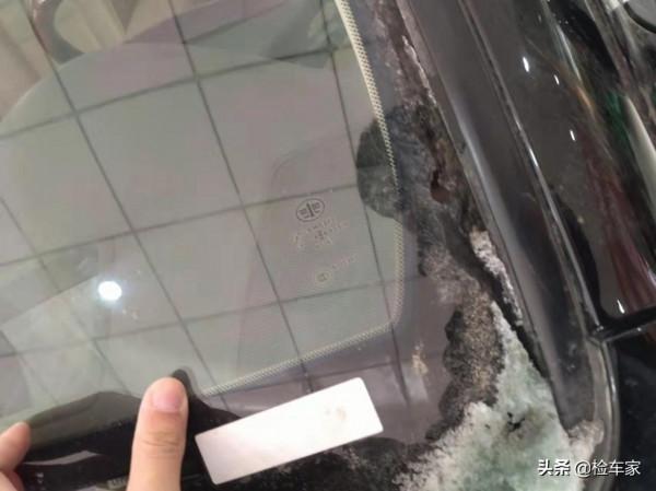 紅旗H9不是首個國產豪華車，還記得當年賣68萬的紅旗盛世嗎？