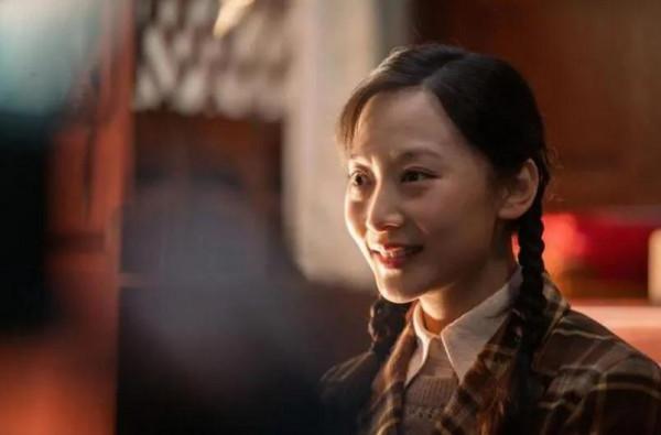 中戲畢業真不是吹的，曲柵柵又出真情角色，扮演董潔姐姐好暖心