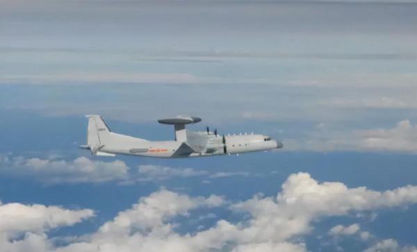 還不死心?24小時內6架美軍軍機對我國抵近偵察,解放軍強勢回擊 還不死心?24小時內6架美軍軍機對我國抵近偵察,解放軍強勢回擊