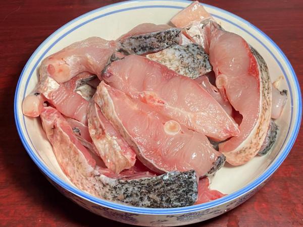 炸魚塊，用澱粉和麵粉都不對，28萬年薪大廚教我一招，外酥裡嫩