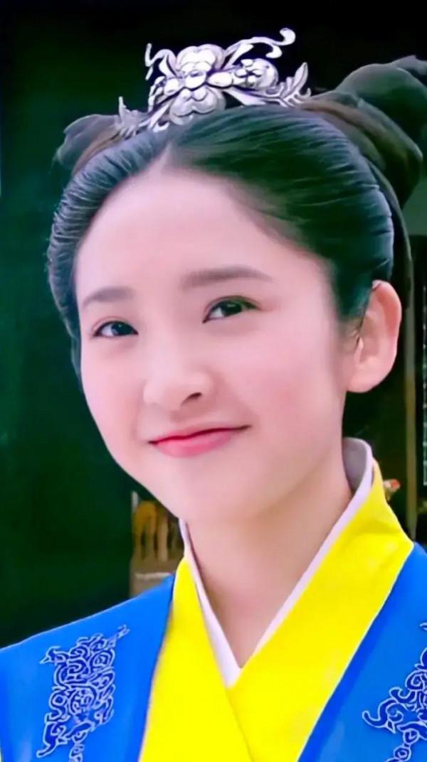 演員唐藝昕美圖欣賞 演員唐藝昕美圖欣賞