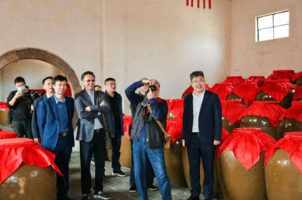 國家級大咖齊聚焦陂 鑑評兩款封藏酒品