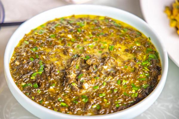 全球九大巖洞餐廳，中國僅有一家！相傳餐廳下面還鎖著一條妖龍