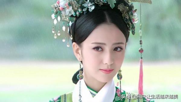 陳妍希一襲露肩長裙仙氣飄飄