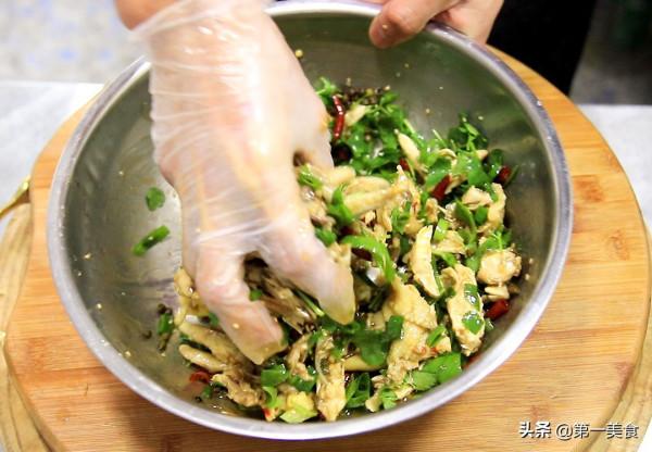 椒麻雞最忌諱直接下鍋煮,多加這一步,麻辣鮮香,雞肉鮮嫩又入味 椒麻雞最忌諱直接下鍋煮,多加這一步,麻辣鮮香,雞肉鮮嫩又入味