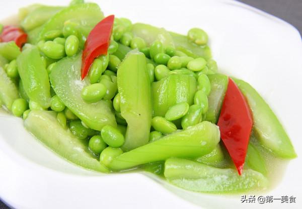 把絲瓜和毛豆一起燒，原來這麼好吃，清脆爽口，湯汁鮮美又營養