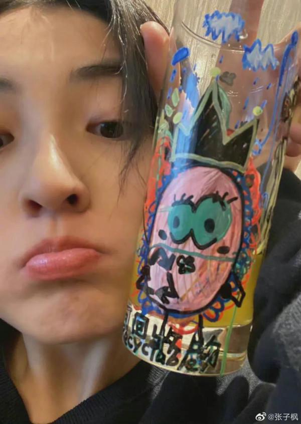 張子楓曬素顏自拍 妹妹面板真的好好，膠原蛋白滿滿，狠狠地羨慕了