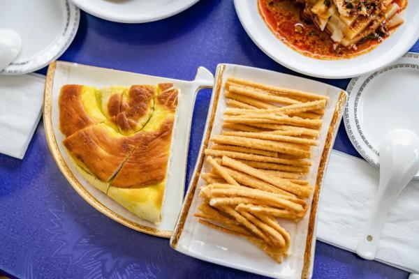 這趟開往拉薩的列車，票價不到300，一站一景美哭了