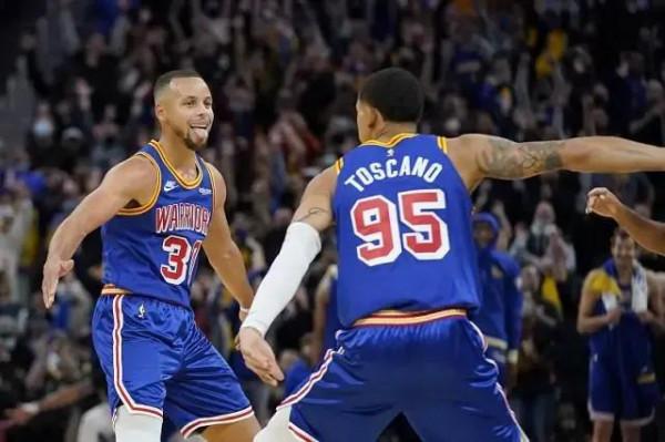 安東尼、庫裡、莫蘭特領銜,本賽季發揮亮眼的10位“老中青”球星 安東尼、庫裡、莫蘭特領銜,本賽季發揮亮眼的10位“老中青”球星