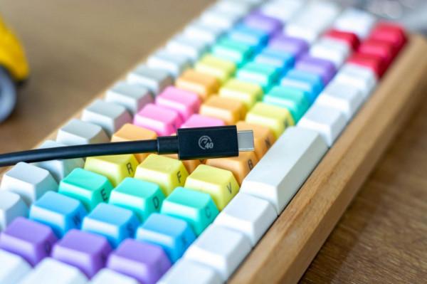 不買可惜了！這款USB4雷電3硬碟盒搭配M1的MacBook太香了