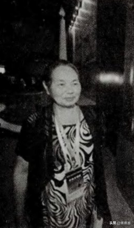 羅盛教犧牲後：父親赴朝為兒掃墓，被救者母親提出：我把孫子送你