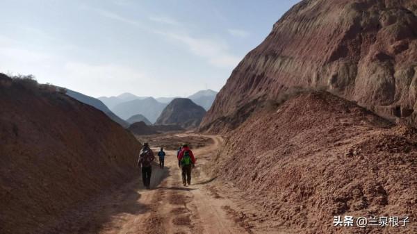 冬日暖陽皋蘭九合村健步走進永登周家莊