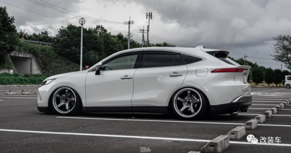 剛上市的豐田凌放馬上改爆它，SUV也有多種玩法