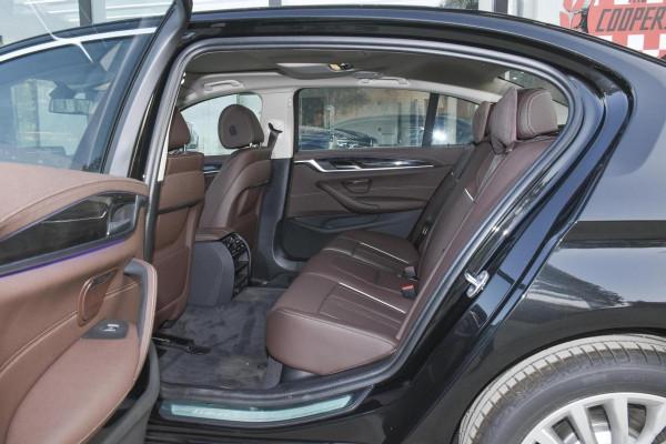 德系豪華C級車，標配2.0T+8AT，入門版都是後驅，寶馬5系香不香？