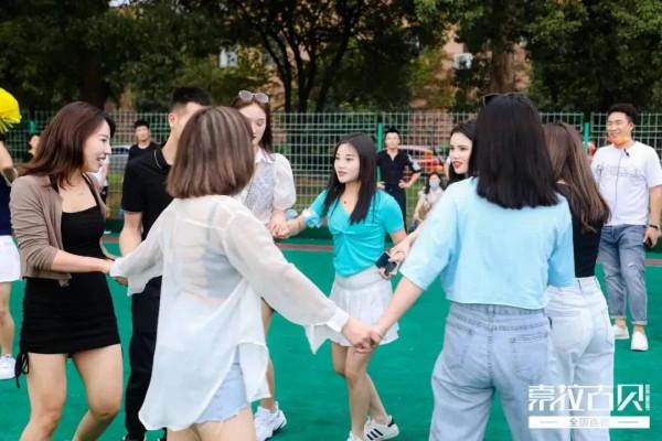 華夏文化園裡辦千人電音狂歡派對！這家公司太讚了....