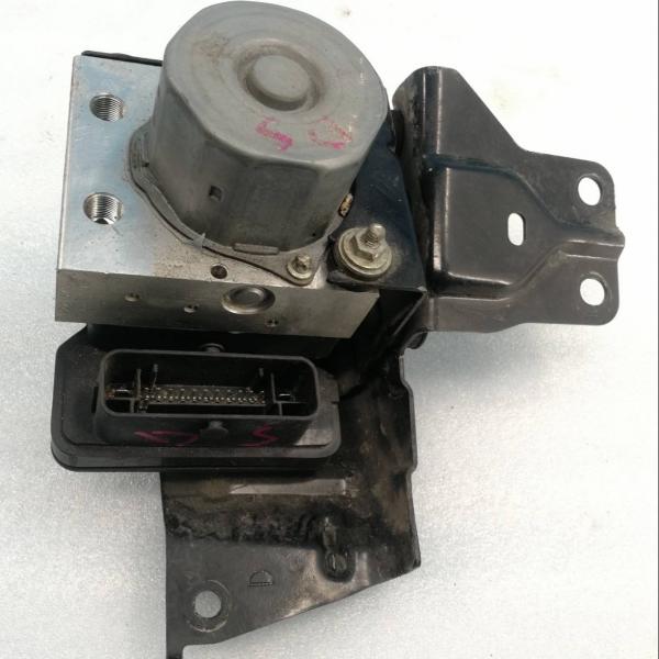 奇駿防側滑燈亮怎麼解決？