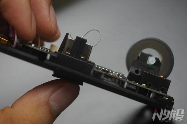 酷冷天魁星無線版遊戲滑鼠拆解評測