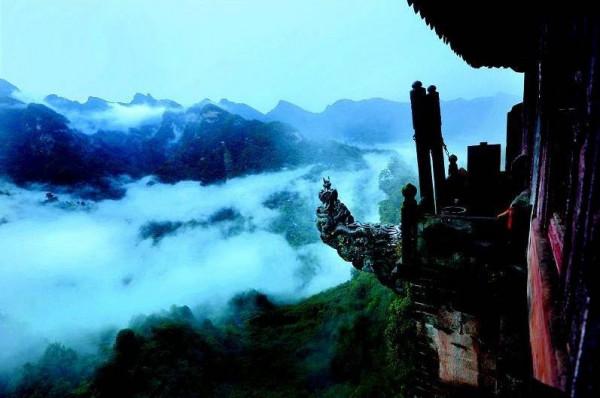 峭壁飛人鄒在宏，幫人代燒&OpenCurlyDoubleQuote;龍頭香&rdquo;一次199，一天收入上萬元