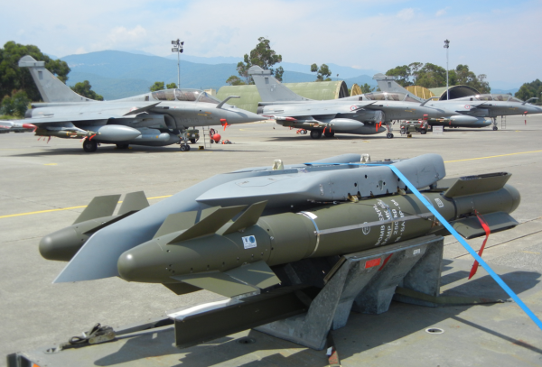 印度為光輝戰機採購法制導彈,稱能打擊中國境內目標,是吹牛嗎? 印度為光輝戰機採購法制導彈,稱能打擊中國境內目標,是吹牛嗎?