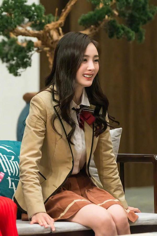 JK服還是王子文穿最好看，楊冪和關曉彤都比不了