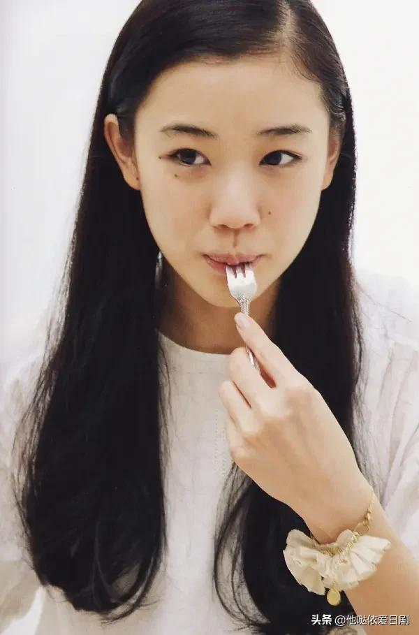 蒼井優宣佈懷孕，山裡亮太是人們羨慕的物件