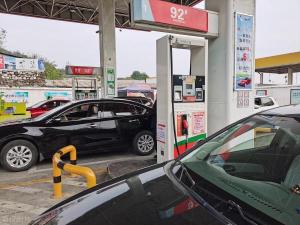 油價調整訊息：今天1月28日，調整後各地加油站92、95號汽油售價