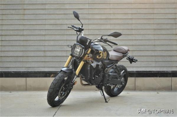 好騎、操控靈活、價效比高 無極300AC新款到店實拍