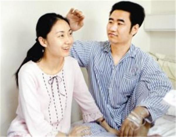 歌手叢飛捐光300萬，得病卻無人問津，愛女成孤兒如今怎麼樣？