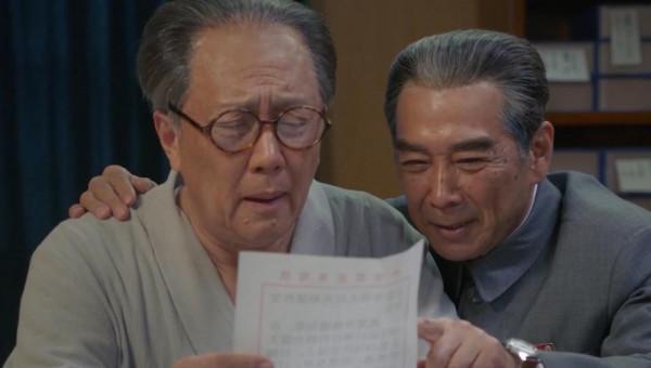 一代偉人毛澤東，晚年病痛纏身，仍要為人民服務！致敬毛主席