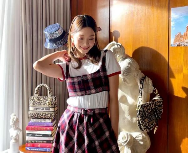 這個被嘲矮的超模火了!一臉硬傷,為啥還被Dior、Prada搶著寵? 這個被嘲矮的超模火了!一臉硬傷,為啥還被Dior、Prada搶著寵?